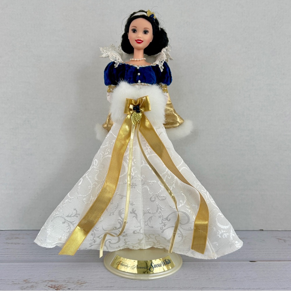 Vintage Mattel | Disneys Snow White Collectors Holiday Princess Barbie 1998